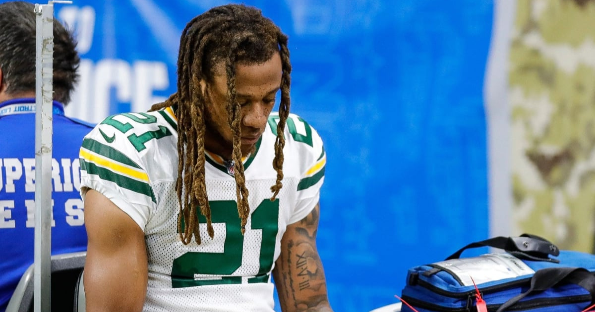 Essa é uma opção de estender o contrato de jogadores draftados, mas para isso, o atleta recebe um valor com base em salários de jogador da posição podendo ser aumentando pelo tempo de jogo e premiações individuais, como o Pro Bowl.