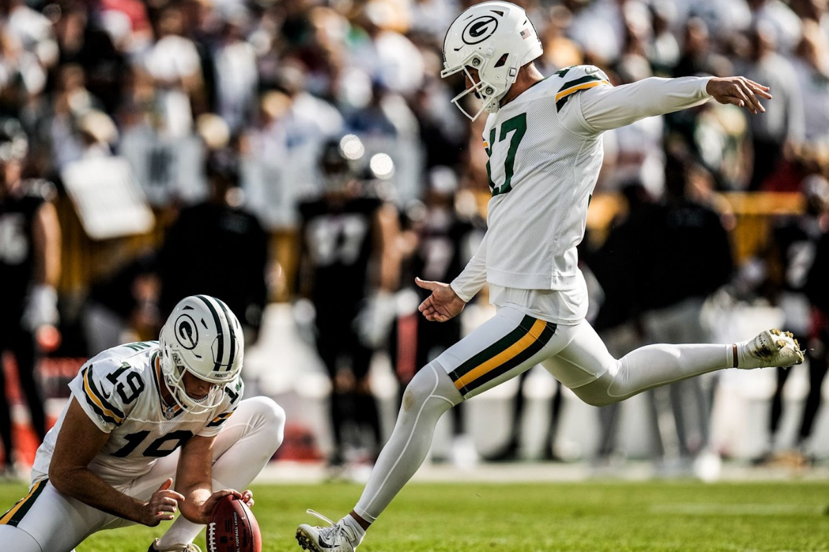 Partida foi bem disputada,  mas os erros do time ameaçaram a vitória do Packers, que veio no drive final com chute do novo kciker.